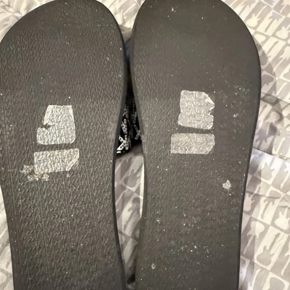 Michael Kors black optic white sequins slides size 8 - Picture 2 of 2